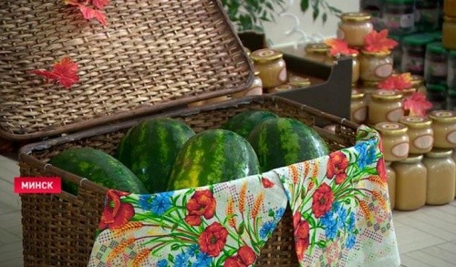 Арбузы и не только: Николай Лукашенко привез подарки в минский дом-интернат1