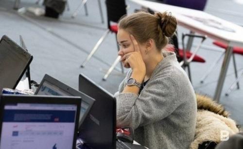Почти 40% опрошенных россиян готовы получать зарплату 