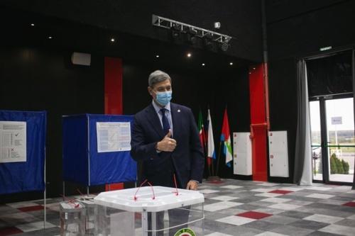 Роман Шайхутдинов проголосовал на думских выборах в Иннополисе1