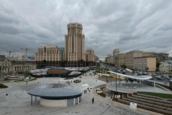 Собянин открыл центральную часть парка на Павелецкой площади9