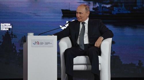 Президент РФ Владимир Путин на пленарном заседании в рамках Восточного экономического форума во Владивостоке3