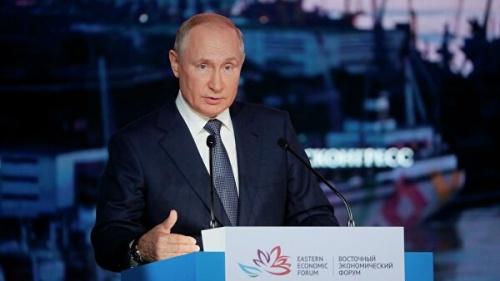 Президент РФ Владимир Путин выступает на пленарном заседании в рамках Восточного экономического форума во Владивостоке4
