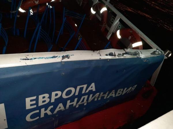 В акватории Невы столкнулись два прогулочных теплохода2