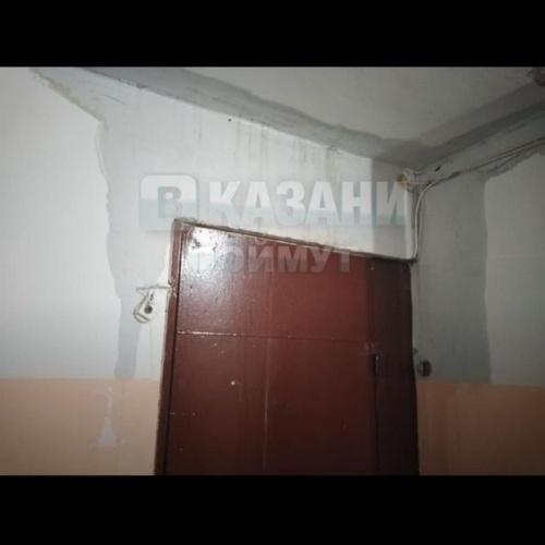 В Казани после ливня затопило квартиры в доме на Адоратского1