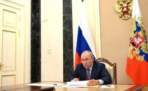 Песков рассказал о порядке работы президента РФ в нерабочие дни1