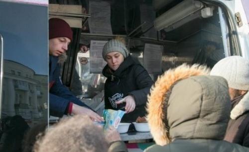 В Челнах благотворители перестали бесплатно кормить пьяных людей1