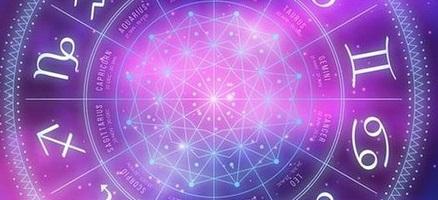 Гороскоп на 19 ноября 2021 года для всех знаков Зодиака + фаза Луны, Руна, Число и Карта дня