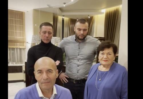 Композитор Крутой впервые показал внебрачного сына на семейном празднике1