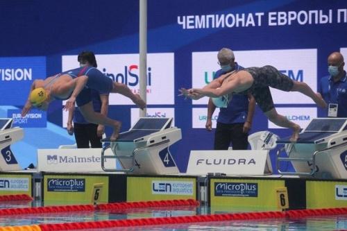 Российские пловцы выиграли золото на ЧЕ по плаванию1