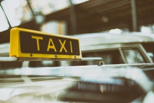 В Госдуме запретят судимым водителям работать в такси1