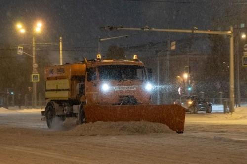 В Казани на дорожную уборку ночью выйдут 253 единицы спецтехники1