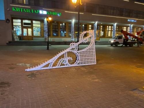 В Казани продолжают устанавливать иллюминации к Новому году1
