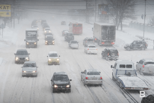 Автомобилистов предупредили о снежных заносах на дорогах в Татарстане 1