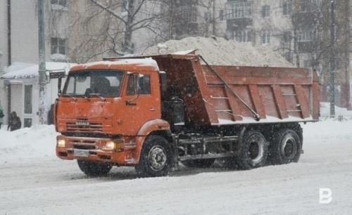 Ночью в Казани снег будут убирать 388 единиц техники1