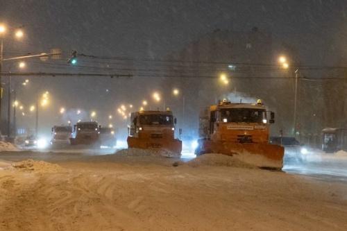 Убирать улицы Казани от снега выйдет 354 единицы техники1
