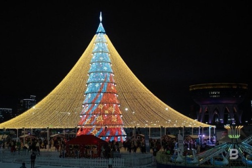 Власти Казани не стали называть стоимость новогодней иллюминации в городе1