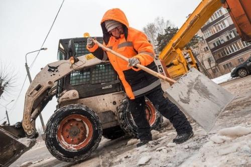 За сутки с улиц Казани вывезено более 17,8 тысячи тонн снега1