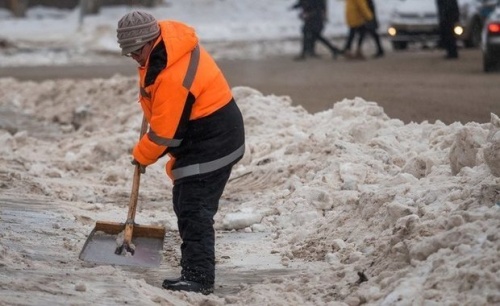 За сутки с улиц Казани вывезли более 17,7 тысячи тонн снега1