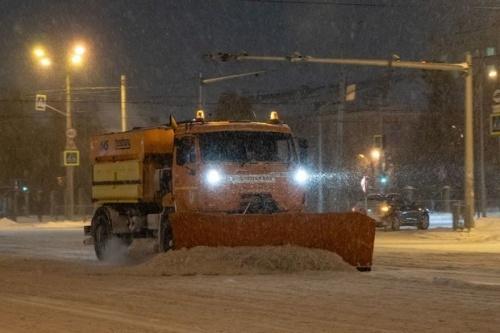372 единицы техники задействуют в уборке казанских улиц предстоящей ночью1