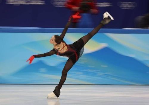 Валиева стала первой на ОИ, кто исполнил прыжок в четыре оборота1