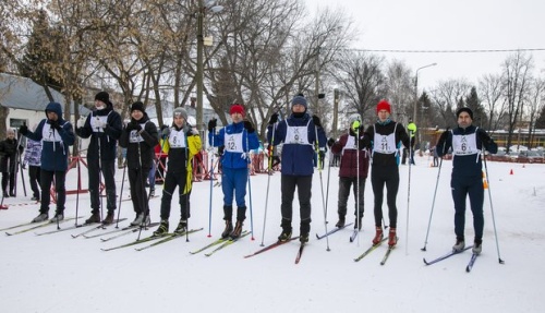 Сотрудники АО «ТАИФ-НК» приняли участие в лыжной эстафете на кубок компании1