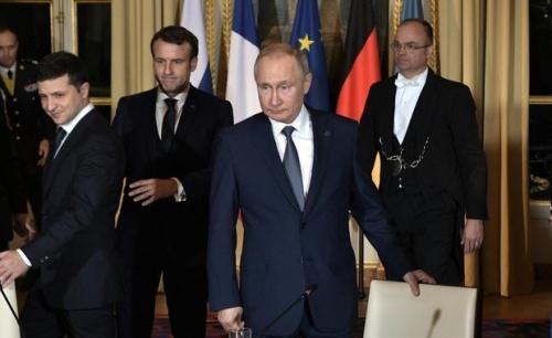 В Кремле не исключили возможности встречи Путина с Зеленским1