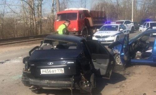 Четыре автомобиля столкнулись в Татарстане1