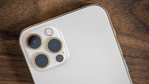 Российские пользователи требуют от Apple 90 млн рублей1