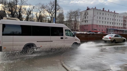 Улицы Казани затопило после ливня 1
