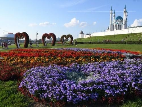 «Сердца» под Кремлем не попали в список на восстановление цветочных фигур1