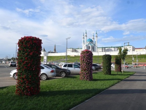В Казани восстановят 24 объемные цветочные фигуры — фото7