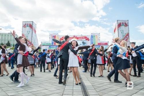 В Татарстане последний звонок прозвенел для ﻿более 53 тысяч выпускников 1