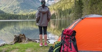 Собираемся на активный отдых: почему стоит отдать предпочтение палаткам?
