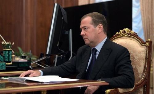 Медведев предложил разработать меры поддержки российских IT-решений1