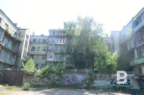 Мергасовский дом в центре Казани превратился в руины и приют для бомжей1