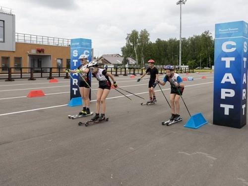 Спортсмены начали тренировки в новом лыжно-биатлонном комплексе в Мирном1
