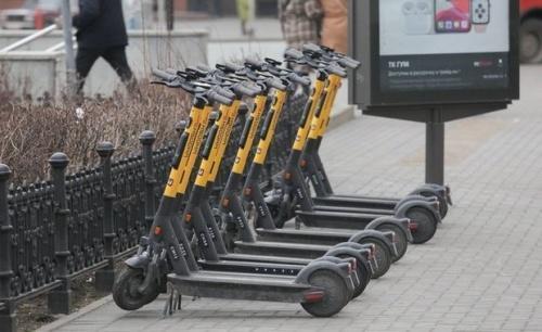 В Казани сотрудники Госавтоинспекции усилили контроль за электросамокатами1