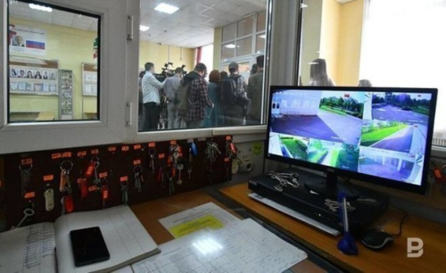 В школах Казани установят системы контроля и управления доступом за 11 млн2