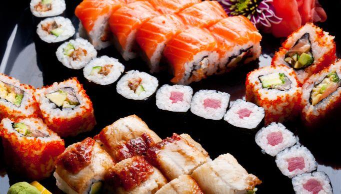 Доставка суши: почему не стоит готовить этот продукт самому