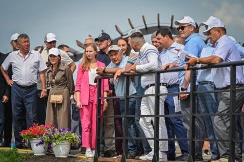 В Нурлатском районе Татарстана собрано около 10 тысяч тонн урожая3