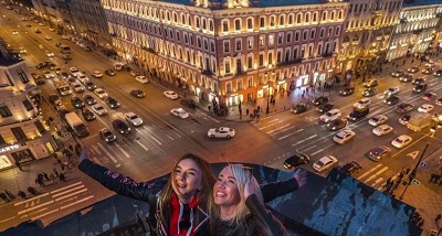 Преимущества экскурсии по аппаратным и дворам Санкт-Петербурга