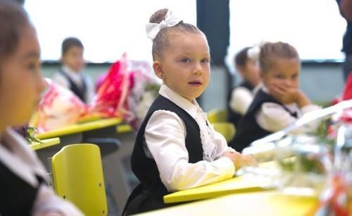 В 2023 году государственной символикой оснастят 1,5 тысячи школ Татарстана1