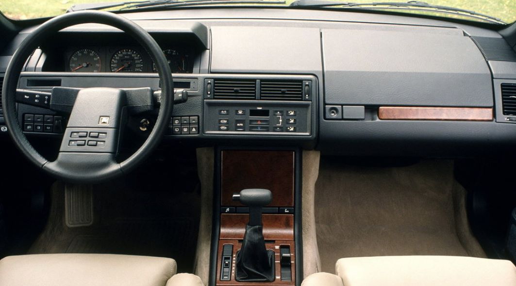 Citroen XM — автомобиль, выделяющийся из толпы