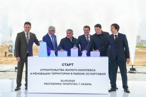 Президент РТ Минниханов дал старт реновации территории речного порта Казани1