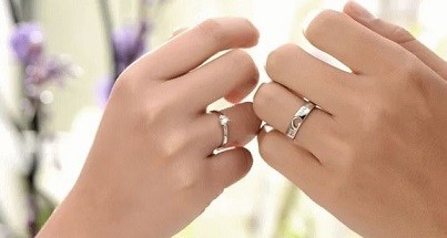 Как выбрать парные обручальные кольца?