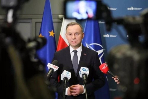 Президент Польши признался российским пранкерам в нежелании воевать с РФ0