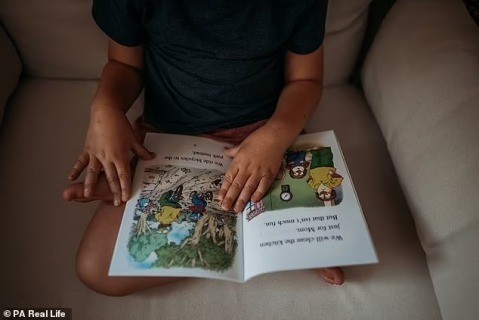 5-летний мальчик-аутист пишет на 10 языках и знает все страны мира 5