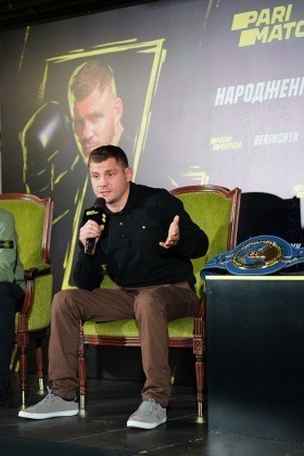 «Победу посвящаю украинцам и Залужному». Пресс-конференция Беринчика в Киеве2