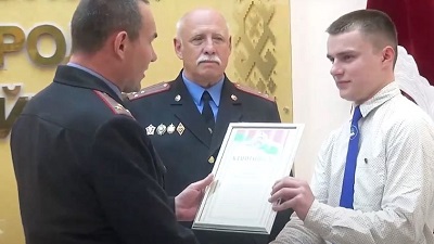 Школьник спас девочку от педофила у в Белыничах
