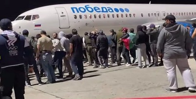 Беспорядки в Махачкале: Аэропорт закрыт, рейсы переправляют в соседние регионы